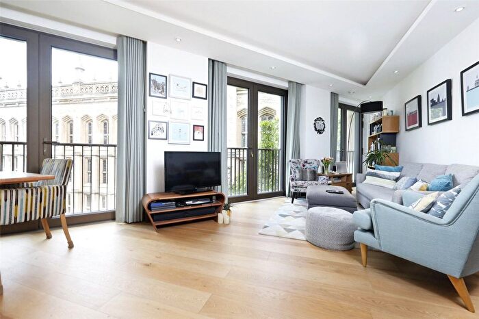 2 Bedroom Flat For Sale In St Dunstans House, - Fetter Lane, London, EC4A
