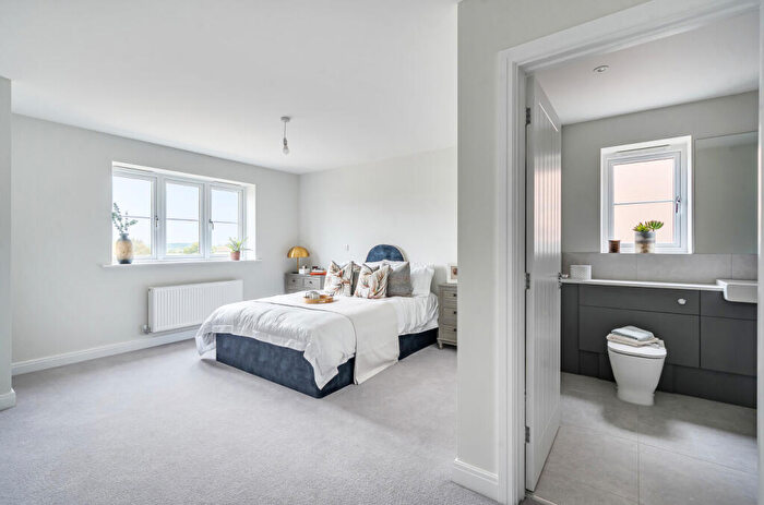 4 Bedroom Detached House For Sale In Hackney Way, Mortimer Common, Reading, Berkshire, RG7