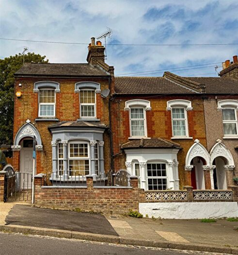 3 Bedroom End Of Terrace House For Sale In Purrett Road, Plumstead, SE18