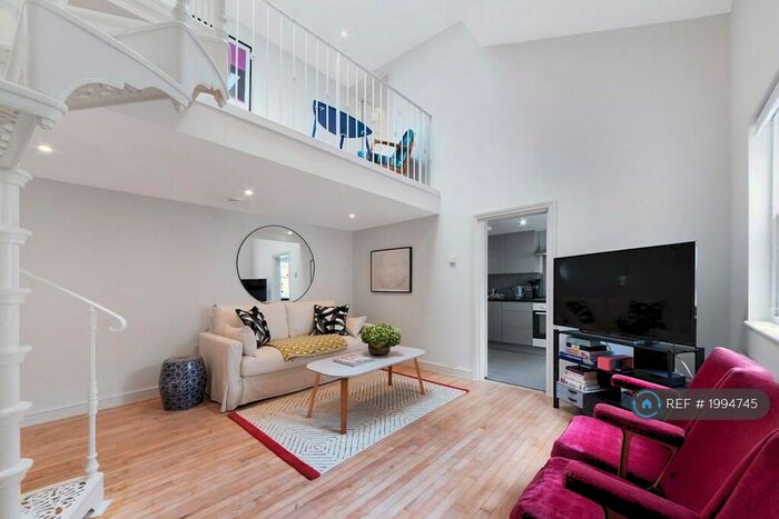 2 Bedroom Detached House To Rent In Avenell Road, London, N5