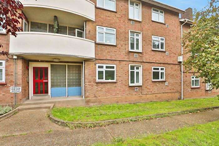 2 Bedroom Flat For Sale In Dereham Road, Norwich, NR5
