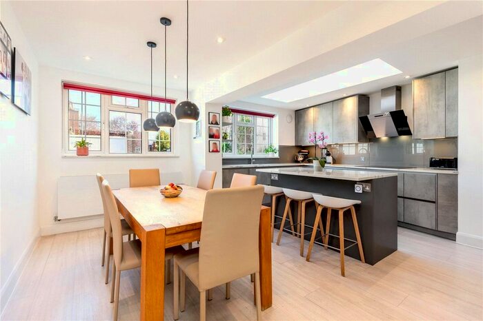 4 Bedroom End Of Terrace House To Rent In Lavington Stables, Vandyke Close, London, SW15