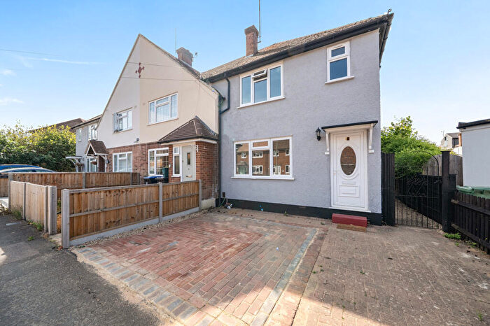 3 Bedroom Semi-Detached House For Sale In Winston Way, Old Woking, Woking, GU22