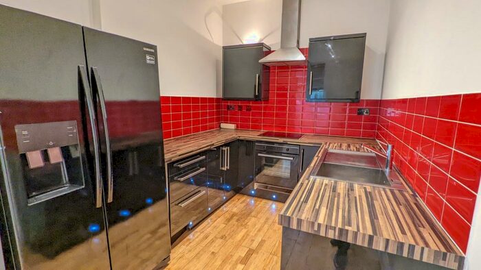 2 Bedroom Flat To Rent In Waverley Road, Cotham, Bristol, BS6