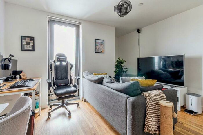 1 Bedroom Apartment To Rent In Plaza Boulevard, Liverpool, Merseyside, L8