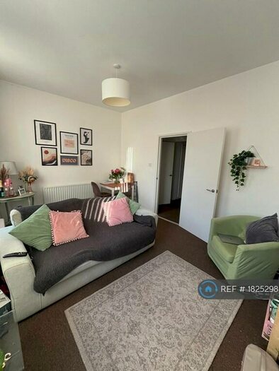 1 Bedroom Flat To Rent In Hawthorn Terrace, Newcastle Upon Tyne, NE4