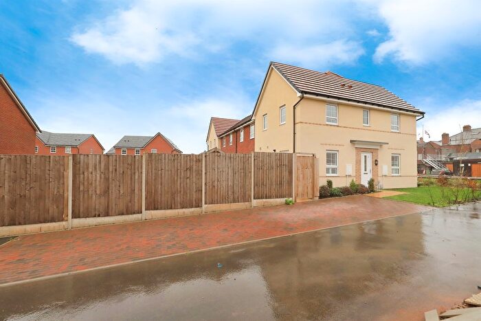 3 Bedroom End Of Terrace House For Sale In Severn Road, Stourport-On-Severn, DY13