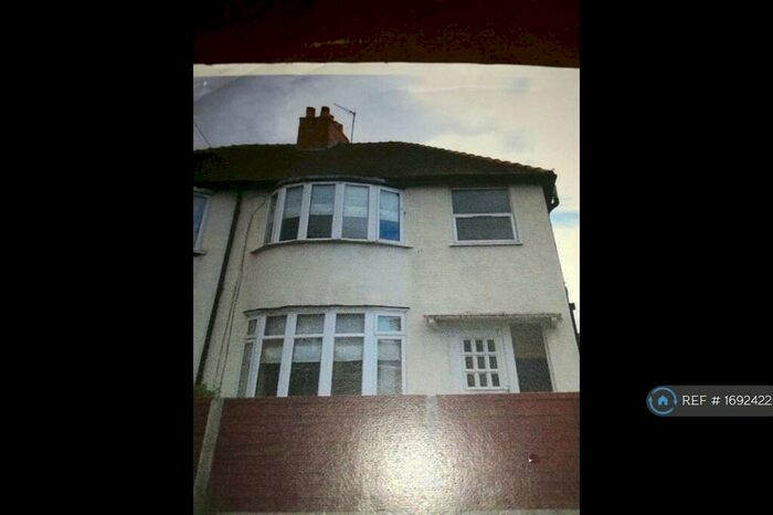 3 Bedroom Semi-Detached House To Rent In Green Lane, Stourbridge, DY9