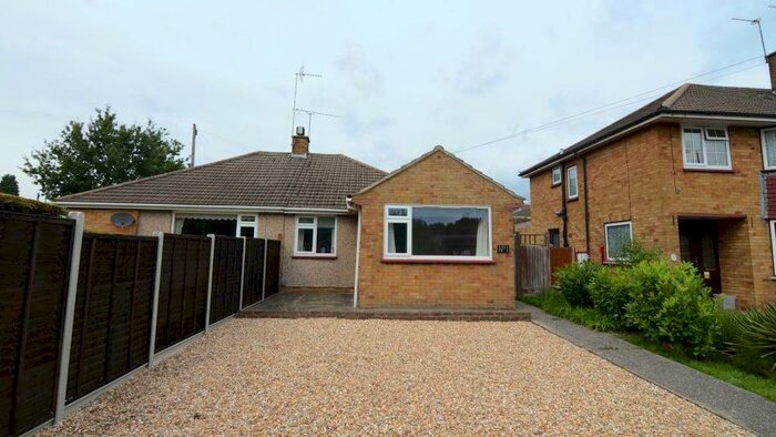 2 Bedroom Bungalow To Rent In West Heath Road, Farnborough, GU14