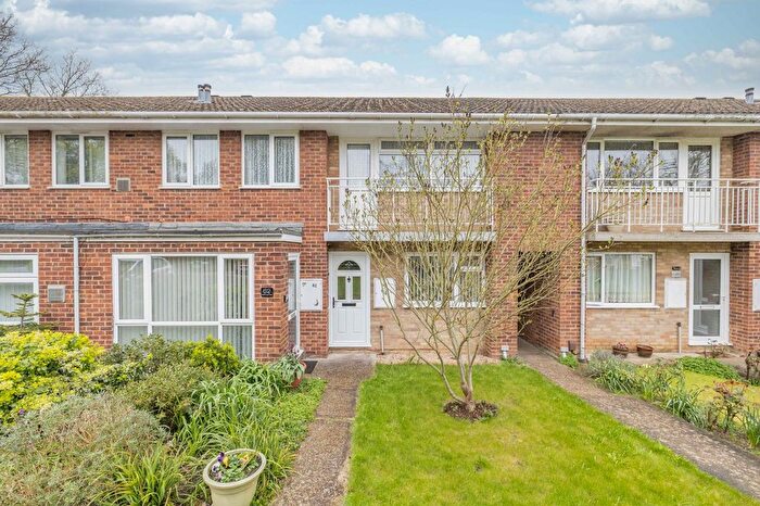 2 Bedroom Maisonette For Sale In East Lodge Road, Ashford, Kent, TN23