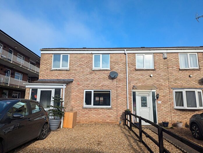 3 Bedroom End Of Terrace House To Rent In Albert Street, Kettering, NN16