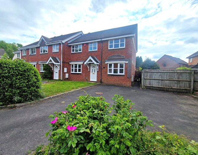 3 Bedroom End Of Terrace House To Rent In Astral Gardens, Hamble-Le-Rice, SO31