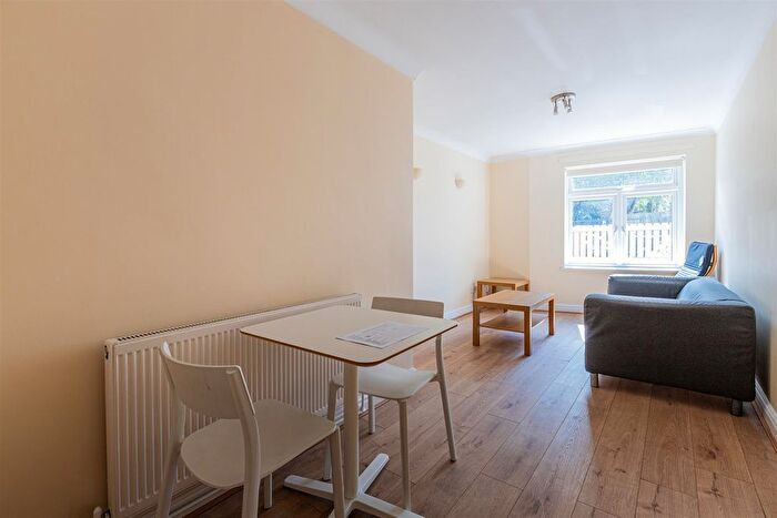 1 Bedroom Flat To Rent In Newport Road, Roath, CF24