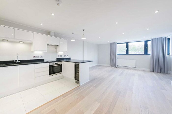 2 Bedroom Flat To Rent In High Street, Green Street Green, Orpington, BR6