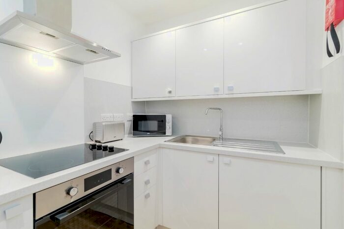 1 Bedroom Flat To Rent In Kennoway Drive, Thornwood, Glasgow, G11