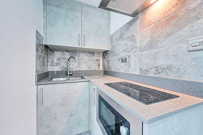 Studio To Rent In High Street, West Drayton, UB7