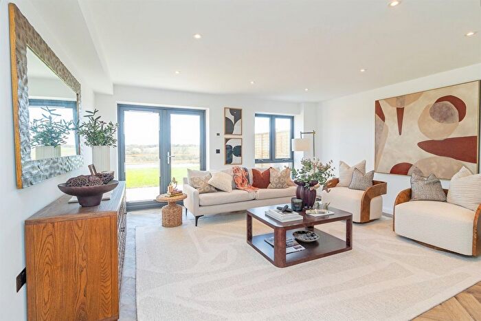 4 Bedroom Barn Conversion For Sale In Aylesbury Road, Rowsham, Aylesbury, HP22