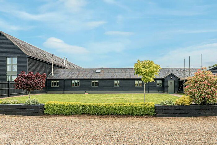 2 Bedroom Barn Conversion For Sale In Home Farm, Tingrith, MK17