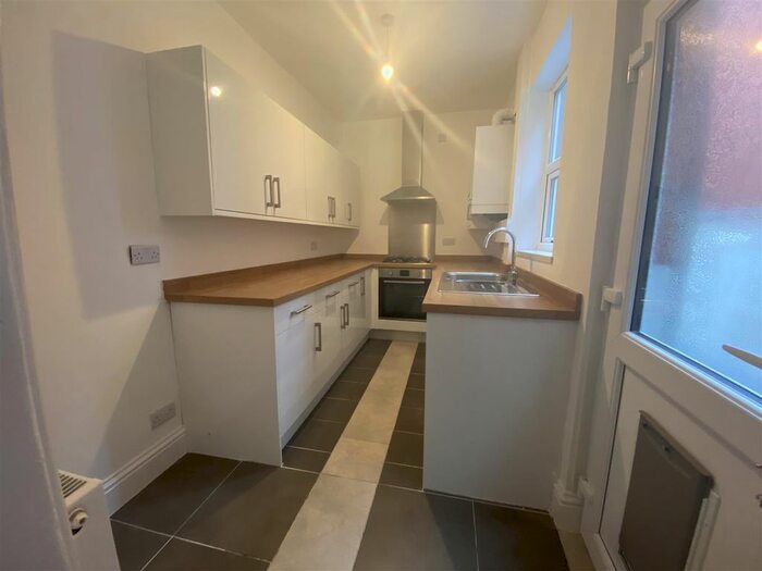 2 Bedroom Property To Rent In Central Avenue, Worksop, S80