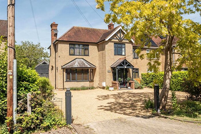 4 Bedroom Semi-Detached House For Sale In Day's Lane, Biddenham, Bedford, MK40