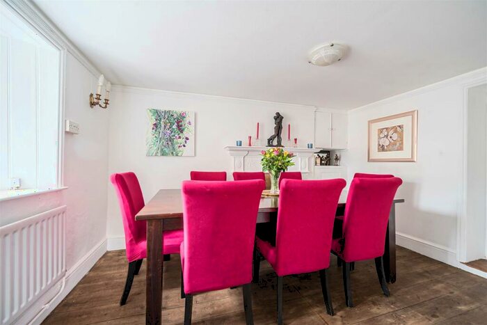 3 Bedroom Detached House For Sale In Bath Road, Sturminster Newton, DT10