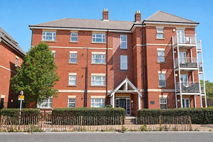 2 Bedroom Flat For Sale In Eleanor Cross Road, Waltham Cross, EN8