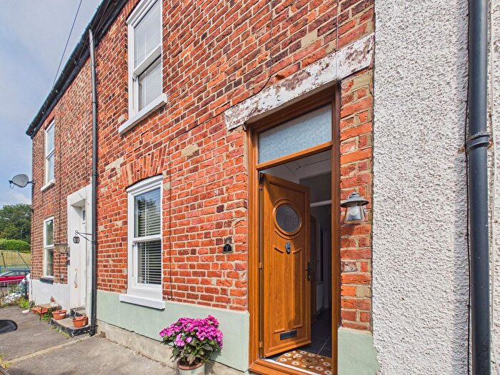 3 Bedroom Terraced House For Sale In Oswy Street, Whitby, YO21