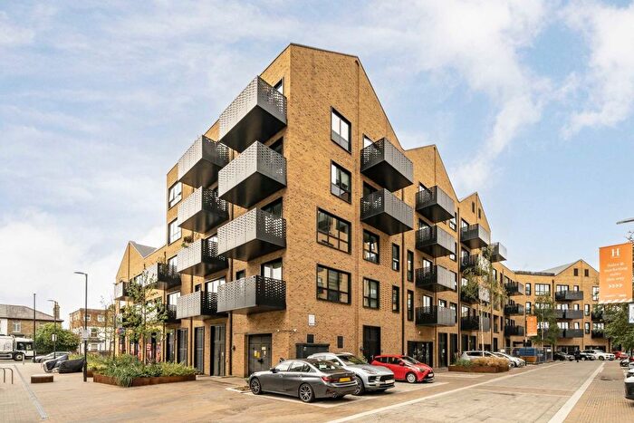 2 Bedroom Flat To Rent In Middle Road, Hanwell, W7