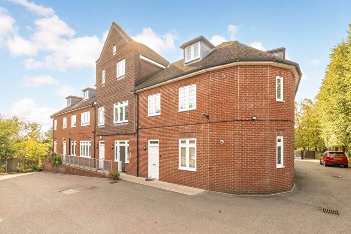 2 Bedroom Flat To Rent In Aldermans Hill, Palmers Green, N13