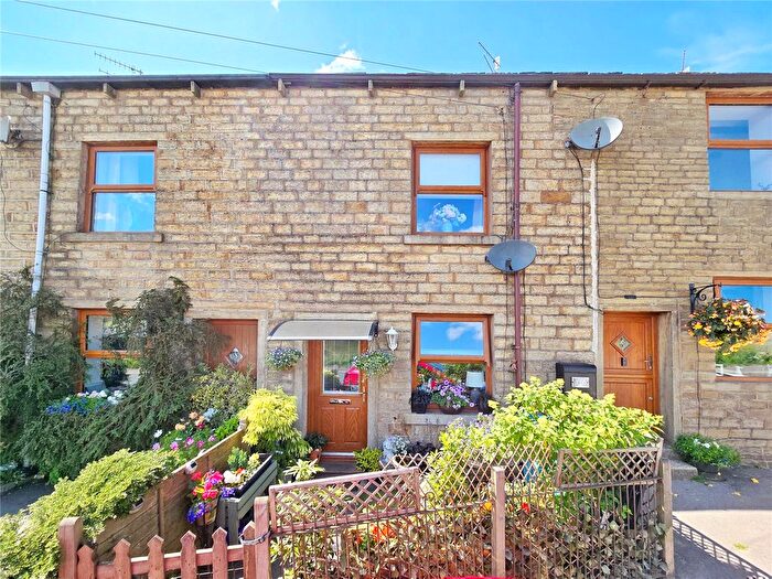 1 Bedroom Terraced House For Sale In Burnley Road, Weir, Rossendale, OL13