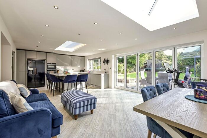 4 Bedroom Semi-Detached House For Sale In Arden Close, Bovingdon, Hemel Hempstead, HP3