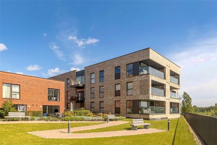 2 Bedroom Flat To Rent In Poulter Walk, Trumpington, Cambridge, Cambridgeshire, CB2