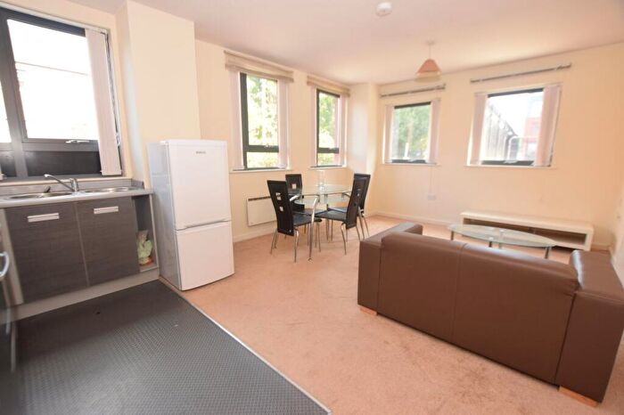 2 Bedroom Flat To Rent In City Gate, Blantyre Street, Castlefield, Manchester, M15