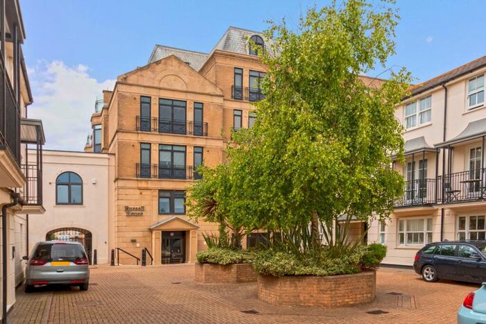 2 Bedroom Apartment To Rent In Russell Mews, Brighton, BN1