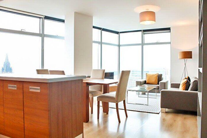 2 Bedroom Apartment To Rent In Great Northern Tower, Watson Street, Manchester, M3