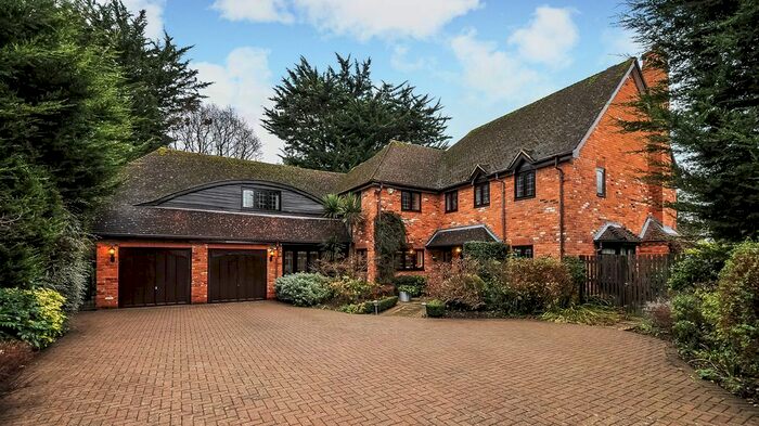 5 Bedroom Detached House To Rent In Ashton Place, Maidenhead, SL6