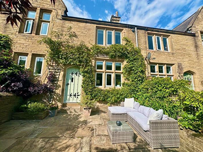 3 Bedroom Cottage For Sale In Calder Terrace, Copley, Halifax, HX3