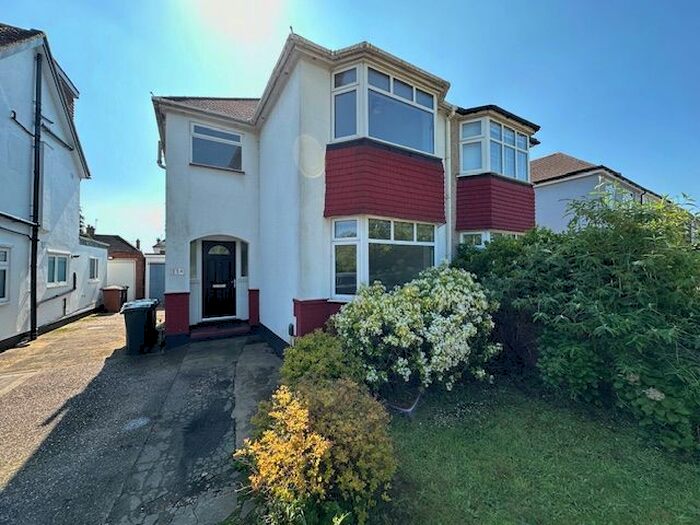 3 Bedroom Semi-Detached House To Rent In Watford Road, Croxley Green, WD3