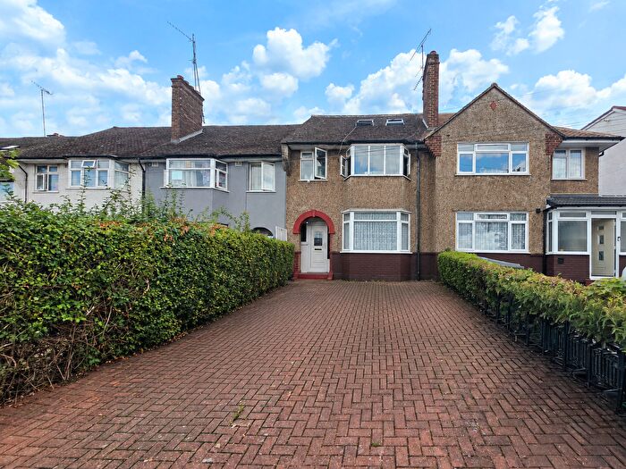 3 Bedroom Terraced House For Sale In Crest Road, London, NW2