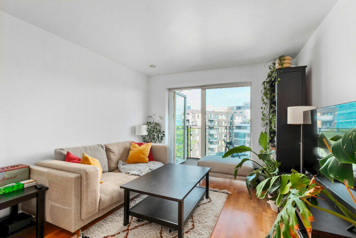 1 Bedroom Flat To Rent In Sun Passage, London, SE16