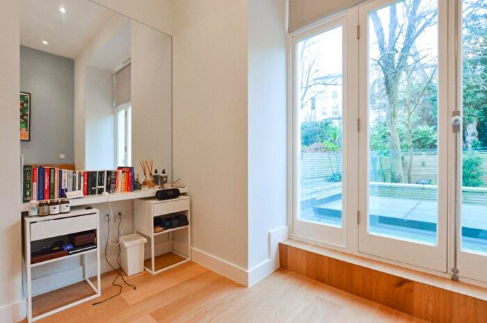 2 Bedroom Apartment To Rent In Hampstead Hill Gardens, Hampstead, NW3