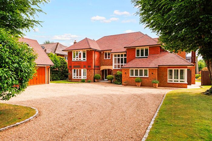 6 Bedroom Detached House For Sale In Chapman Lane, Bourne End, SL8