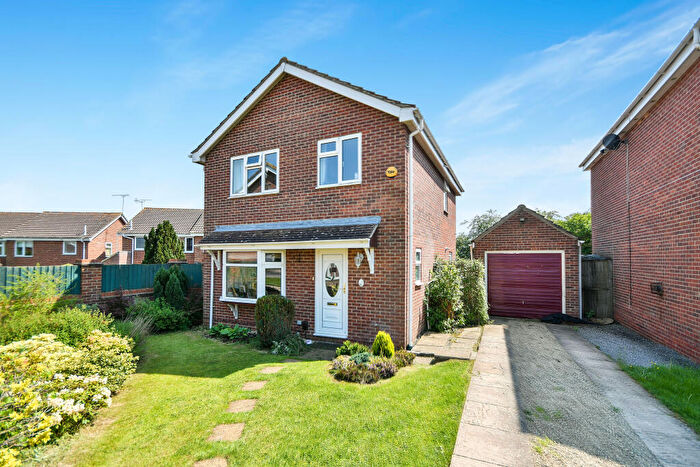 3 Bedroom House To Rent In Sparcells, SN5