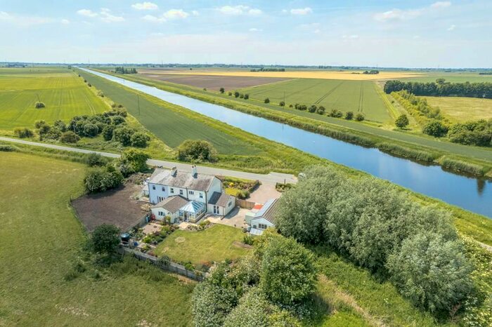 4 Bedroom Semi-Detached House For Sale In Middle Drove, Marshland St James, PE14