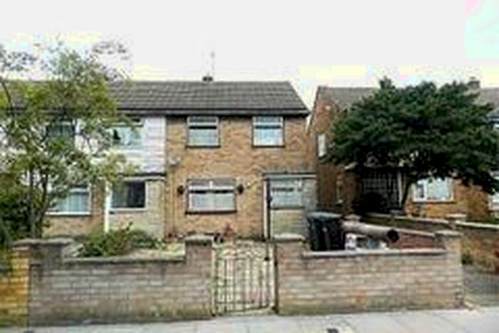 2 Bedroom Flat To Rent In Ordnance Road, Enfield, EN3