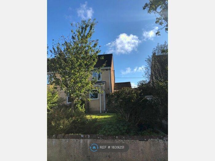 3 Bedroom Semi-Detached House To Rent In Coronation Road, Callington, PL17