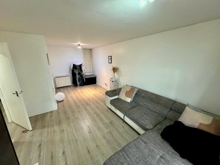 1 Bedroom Flat To Rent In Nether Street, Finchley Central, N3