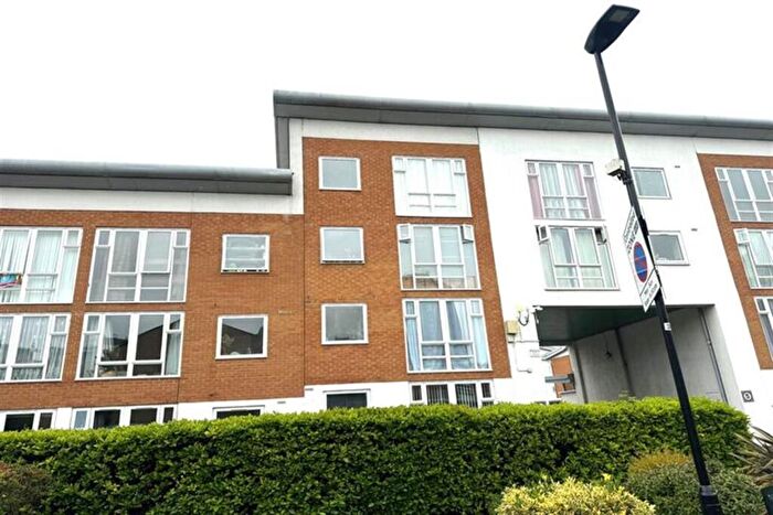 1 Bedroom Apartment To Rent In Felixstowe Court, E16