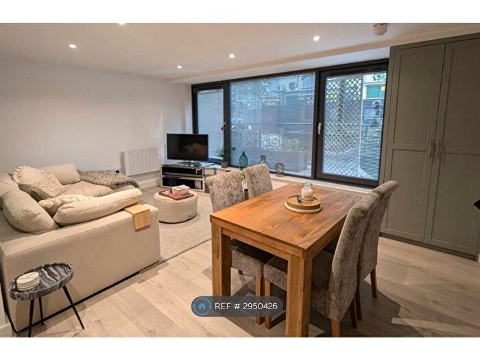 1 Bedroom Flat To Rent In Olympian Heights, Woking, GU22