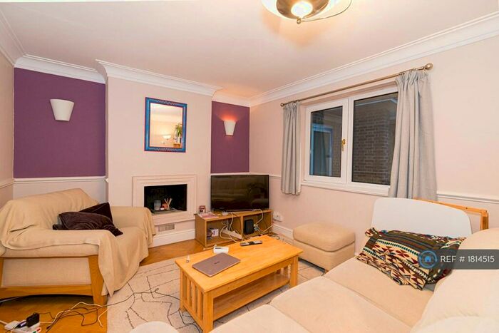 3 Bedroom Flat To Rent In Highbury New Park, London, N5